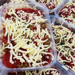 #01 Macarrão integral com molho a bolonhesa e queijo